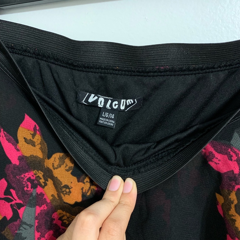 Volcom Skirt - Picture 3 of 3